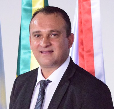 Emerson Semchechen 